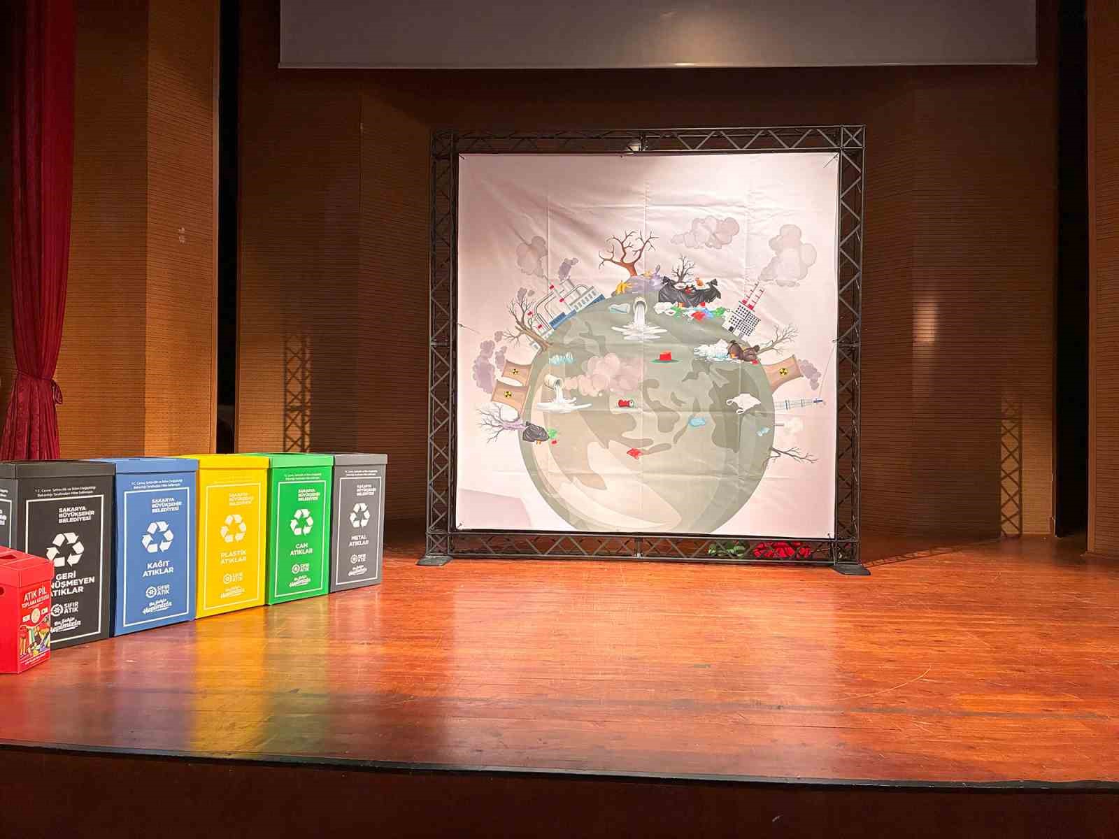 "Akça" tiyatrosuyla minikler çevre bilinci kazandı