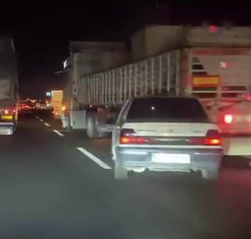 Diyarbakır’da otomobil tırın altına girdi: 1 yaralı