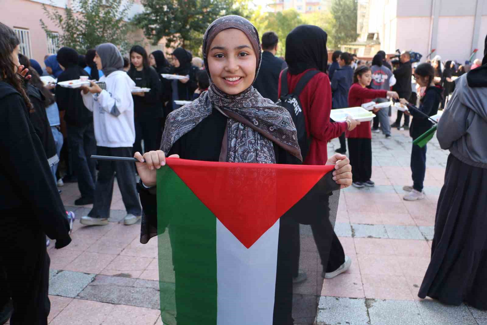 "Diyarbakır&rsquo;dan Gazze&rsquo;ye Nefes Olalım" kampanyası
