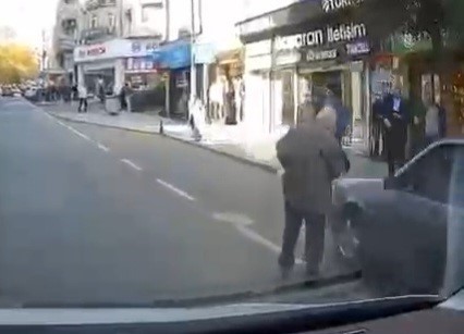 Tekirdağ’da makas dehşeti: Yaşlı vatandaş kıl payı kurtuldu