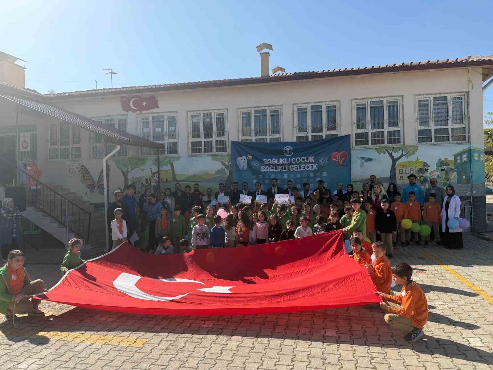 &lsquo;Sağlıklı &Ccedil;ocuk, Sağlıklı Gelecek&rsquo; programı renkli g&ouml;r&uuml;nt&uuml;ler oluşturdu
