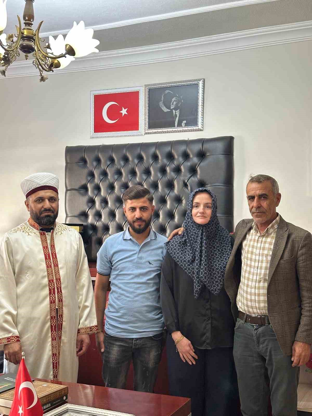 Kuzey İrlandalı Shaun-lee Jennings, Mardin&rsquo;de M&uuml;sl&uuml;man olup Melek ismini aldı
