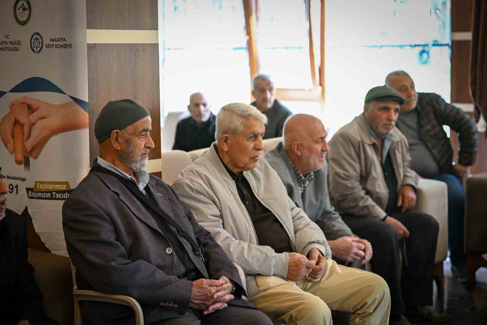 Başkan Er&rsquo;den yaşlılara Şanlıurfa seyahati s&ouml;z&uuml;
