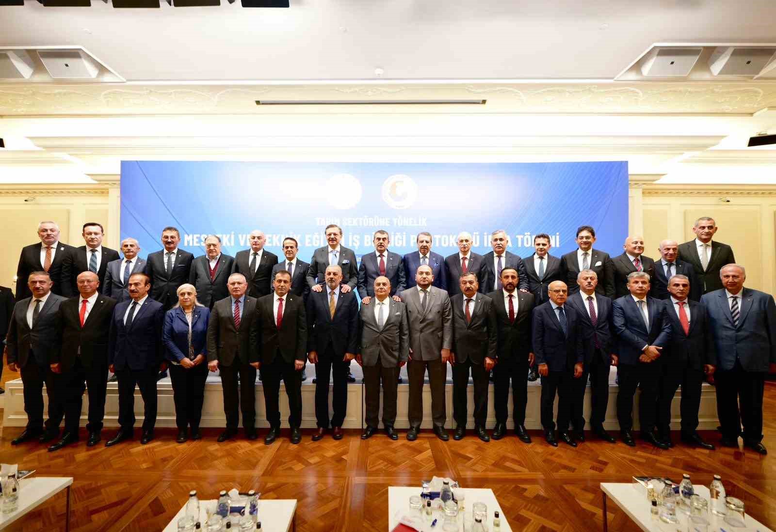 TOBB Başkanı Hisarcıklıoğlu: "MEB ile imzalanacak anlaşmayla tarım alanındaki 30 meslek lisesini Ticaret Borsalarımızla eşleştireceğiz"