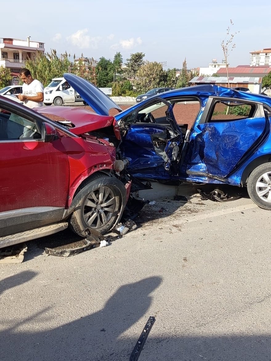 Samandağ’da trafik kazası: 5 yaralı