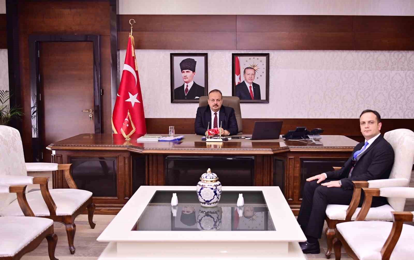 Karpuzlu Kaymakamı g&ouml;revine başladı
