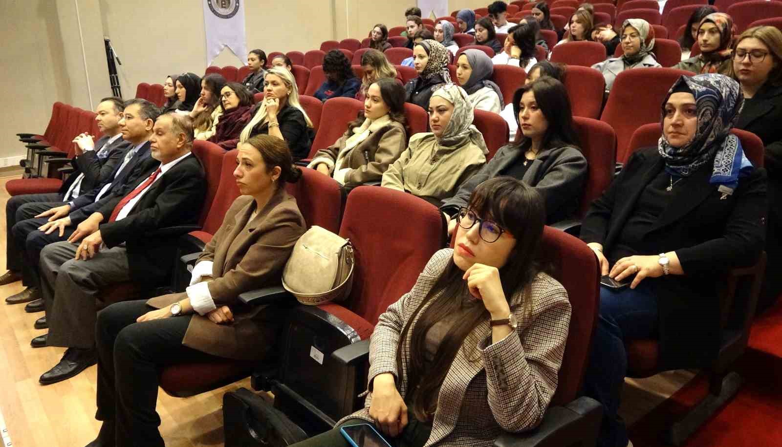 K&uuml;tahya&rsquo;da "Kimlik, G&ouml;&ccedil; ve Sosyal Sorunlar" sosyoloji sempozyumunda ele alındı
