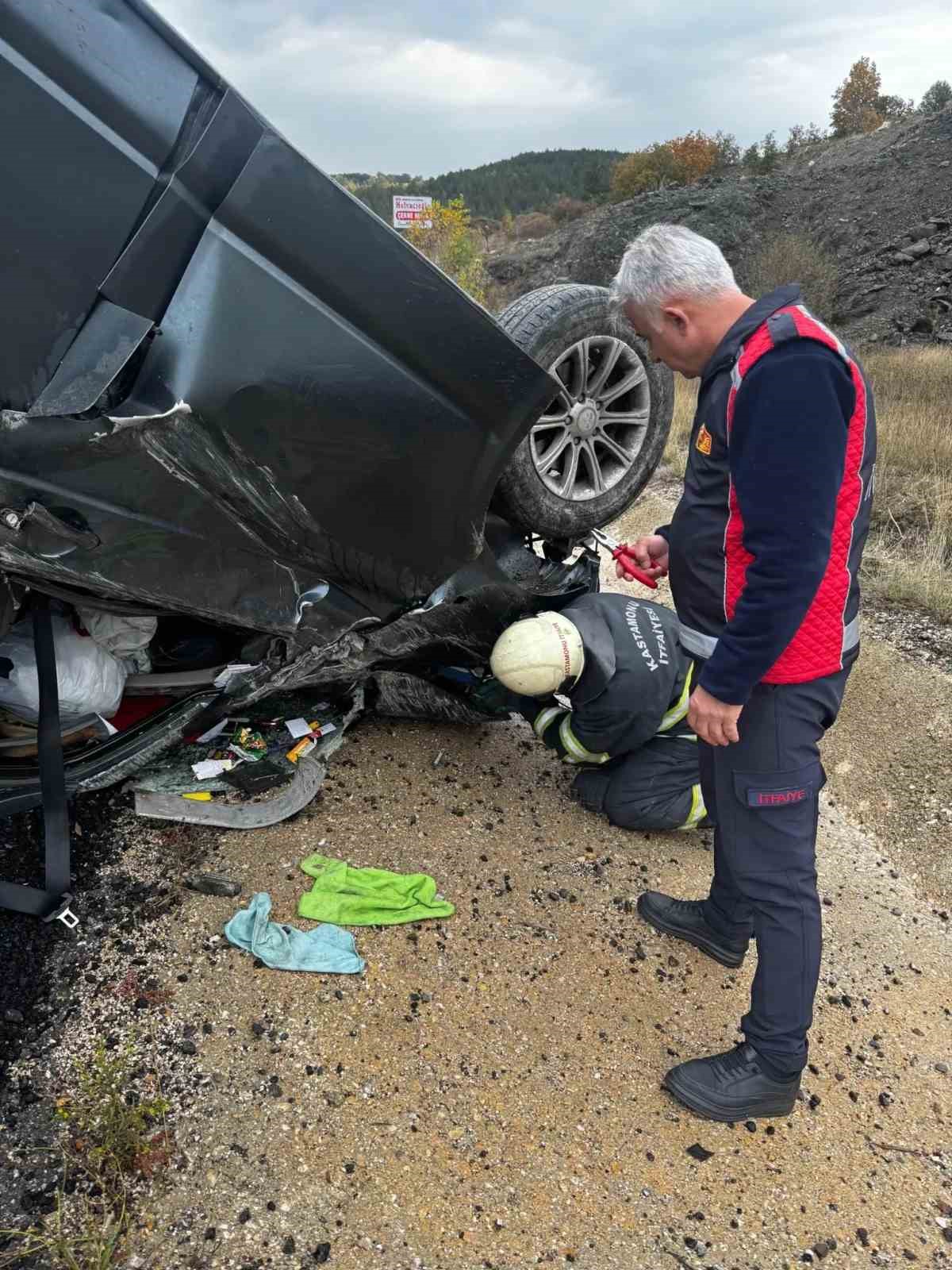 Kastamonu’da takla atan hafif ticari aracın sürücüsü yaralandı
