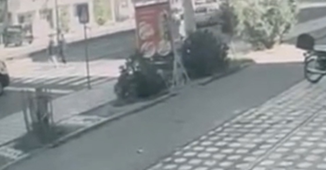 Batman’da cip yaya geçidinde iki kişiye çarptı: O anlar kamerada