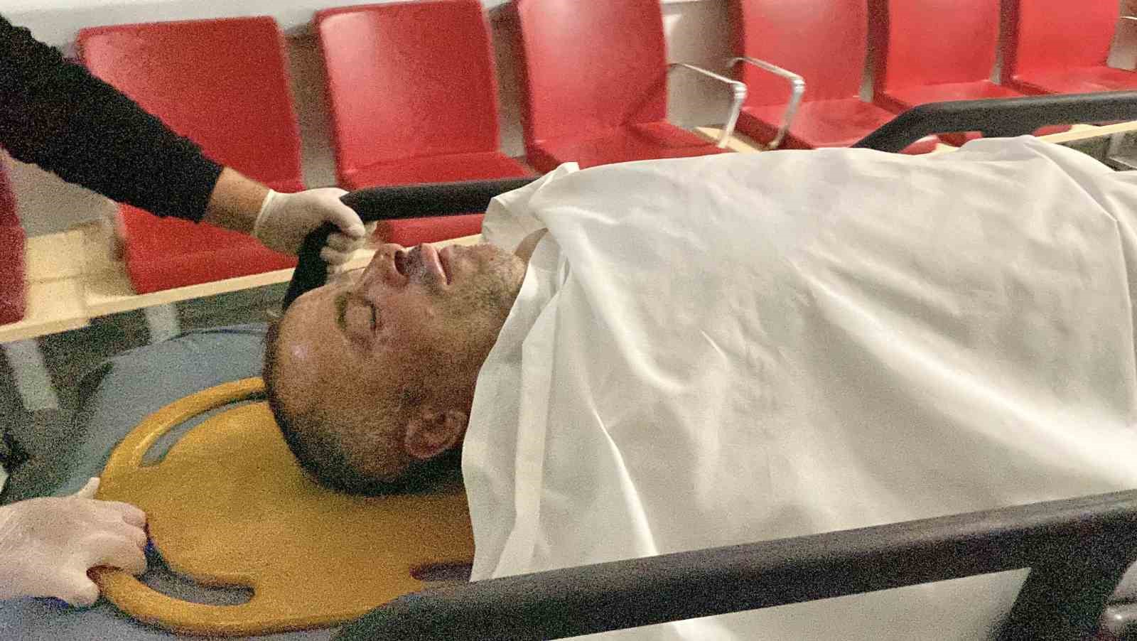 Aksaray’da Kılıçaslan Parkı’nda 8 yerinden bıçaklanan adam ağır yaralandı