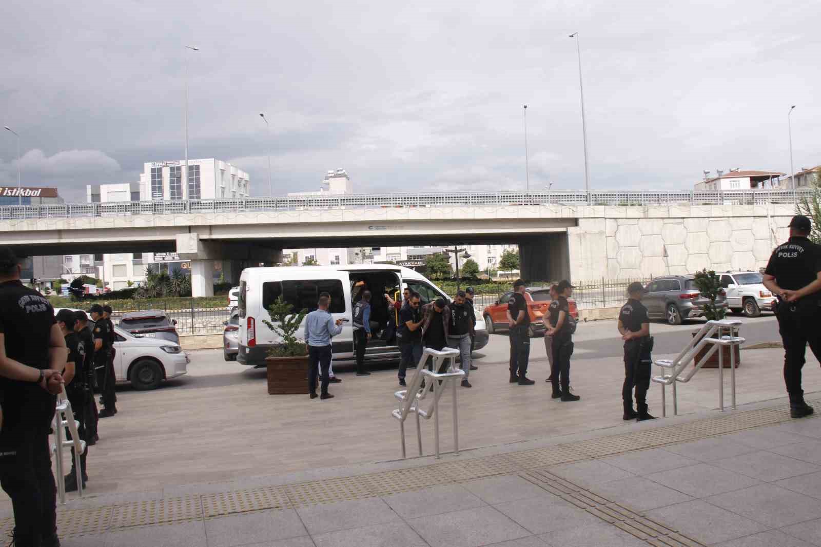 Antalya’da iki kişinin öldüğü silahlı kavgaya ilişkin 6 tutuklama