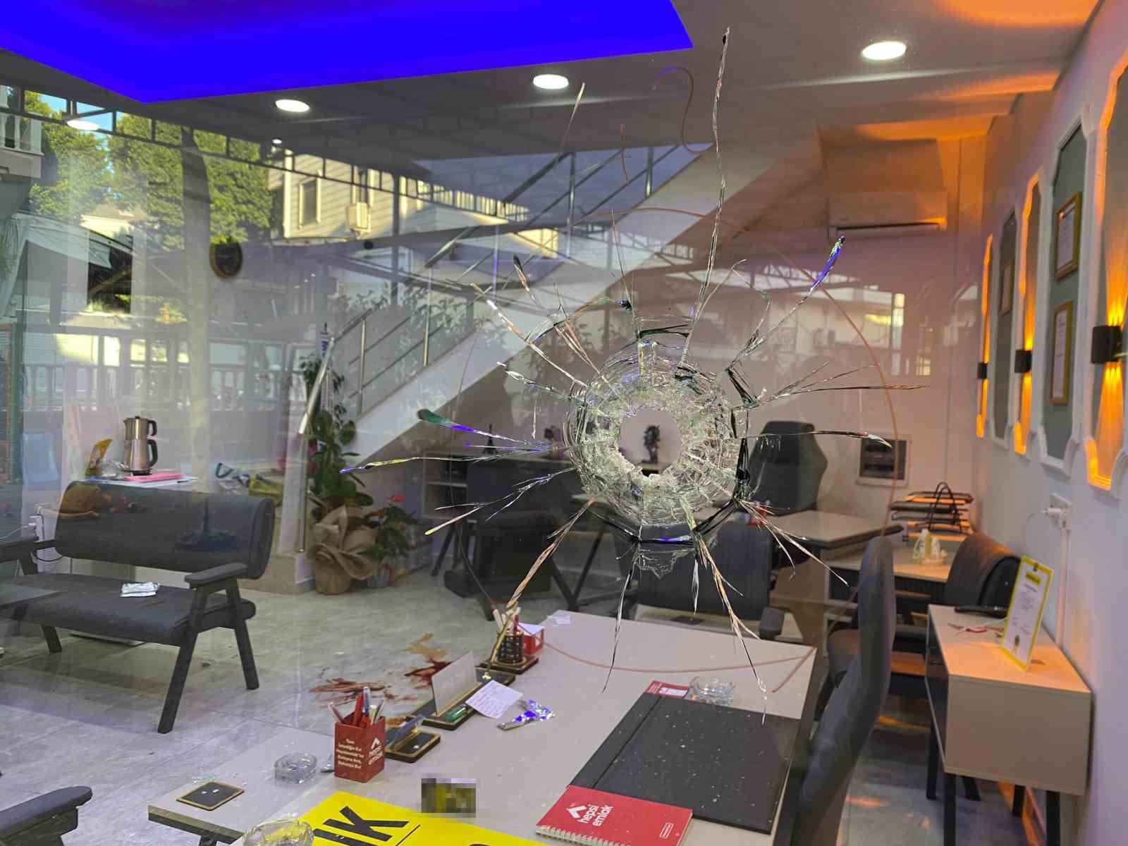 Antalya&rsquo;da iki kişinin &ouml;ld&uuml;ğ&uuml; silahlı kavgaya ilişkin 6 tutuklama
