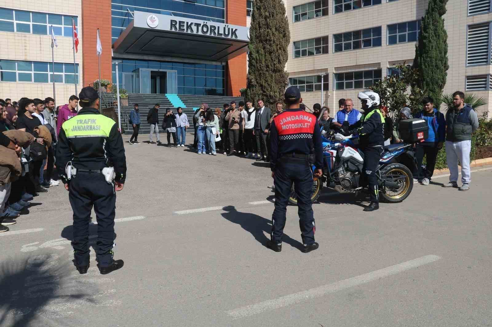 "Bir Kural Bir Ömür " projesi ile motosiklet güvenliği anlatıldı