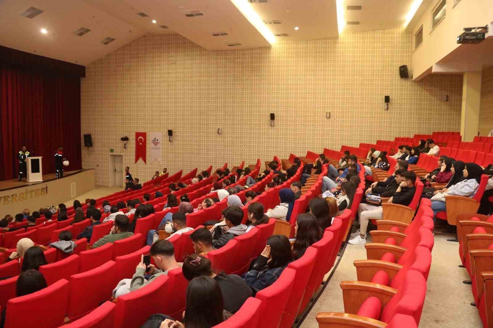 "Bir Kural Bir Ömür " projesi ile motosiklet güvenliği anlatıldı
