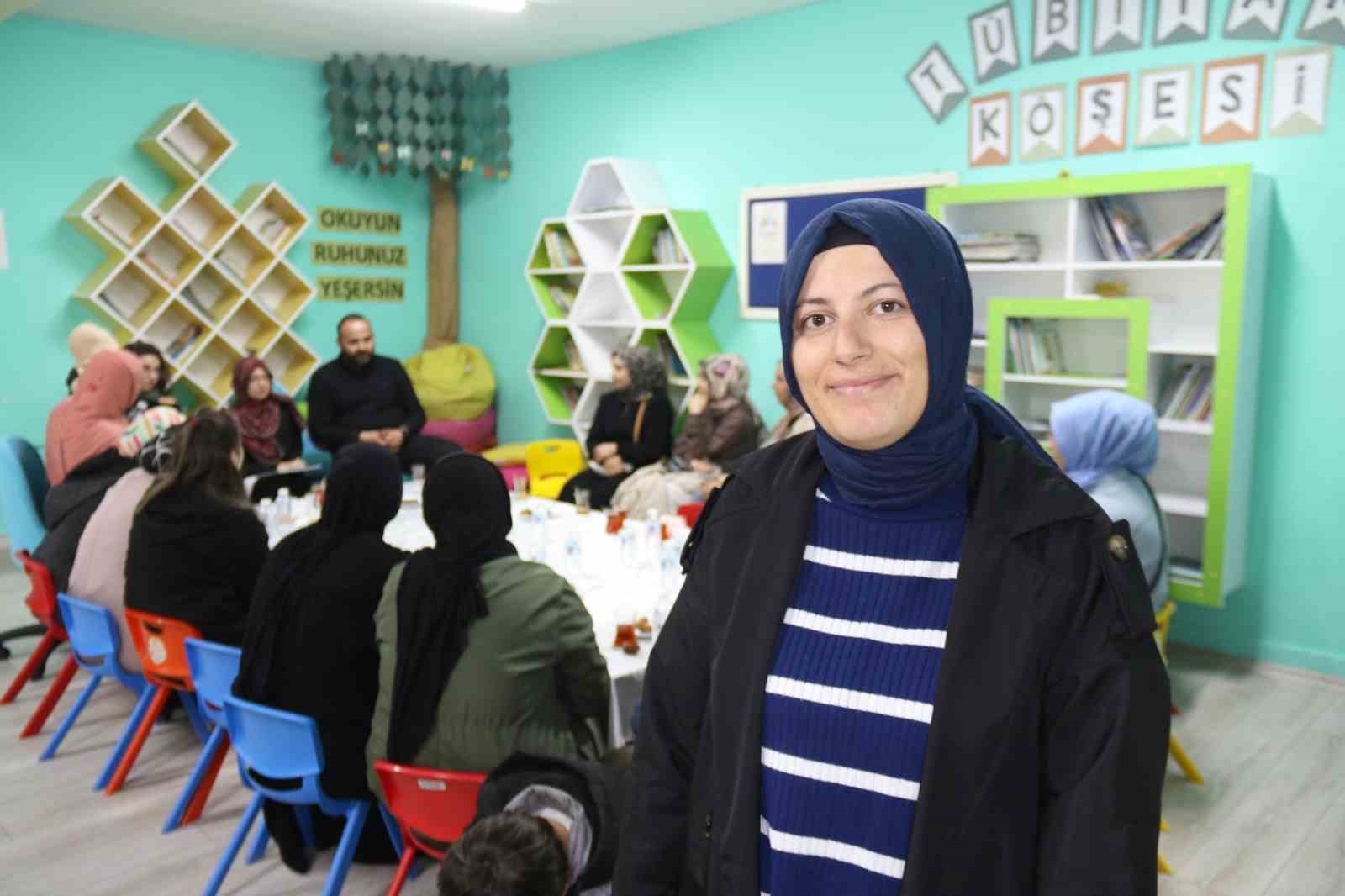 Psikolojik danışmanlar, velilerle bir araya geldi: Ekran s&uuml;resi ve dikkat dağınıklığı en b&uuml;y&uuml;k problem
