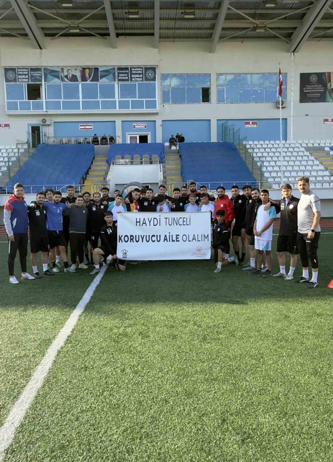 Koruma altındaki engelli &ccedil;ocuklardan anlamlı &ccedil;ağrı: "Haydi Tunceli, koruyucu aile olalım"
