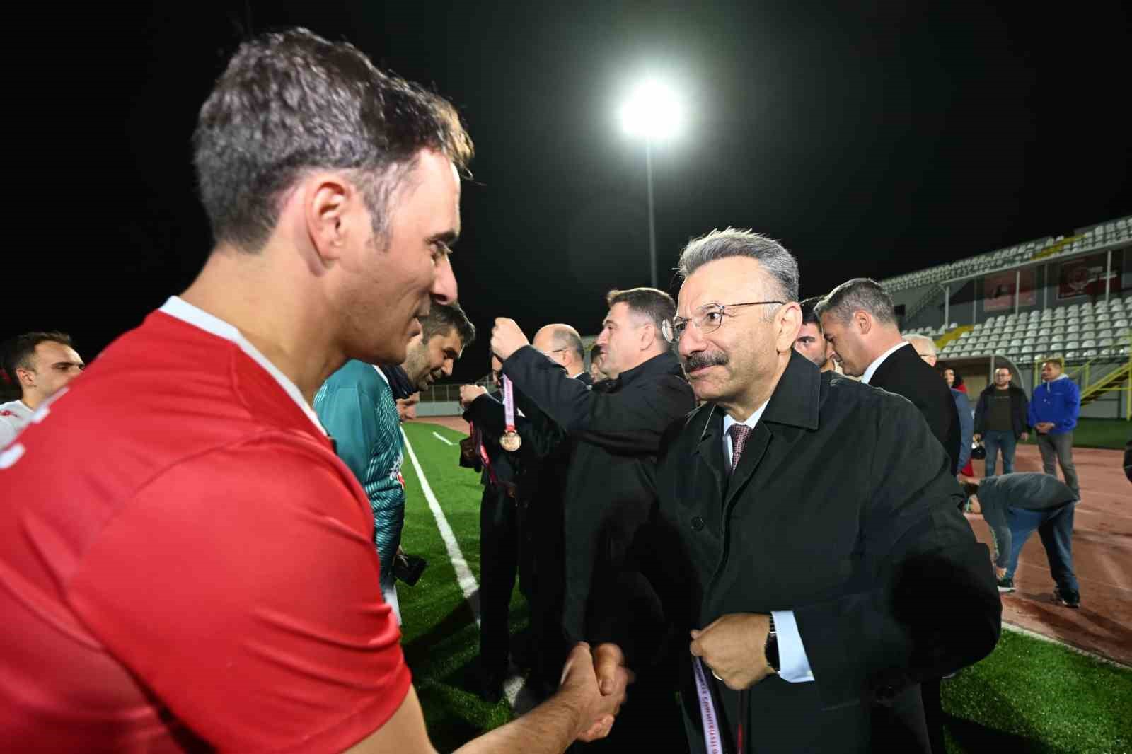 ESOG&Uuml; Stadyumu&rsquo;nun yenileme &ccedil;alışmaları tamamlandı
