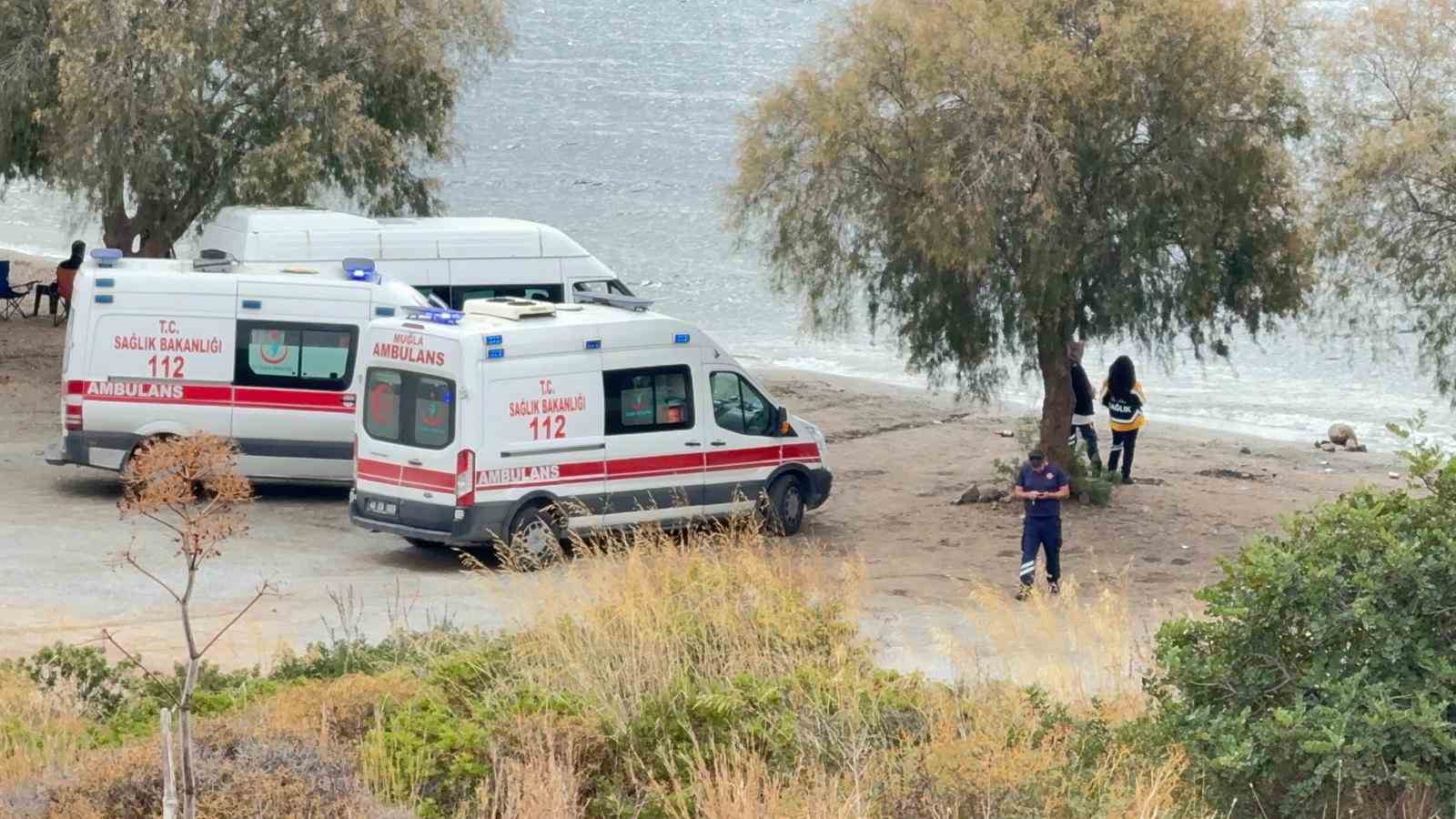 Y&uuml;zerek karaya &ccedil;ıkan 2 d&uuml;zensiz g&ouml;&ccedil;men kurtarıldı
