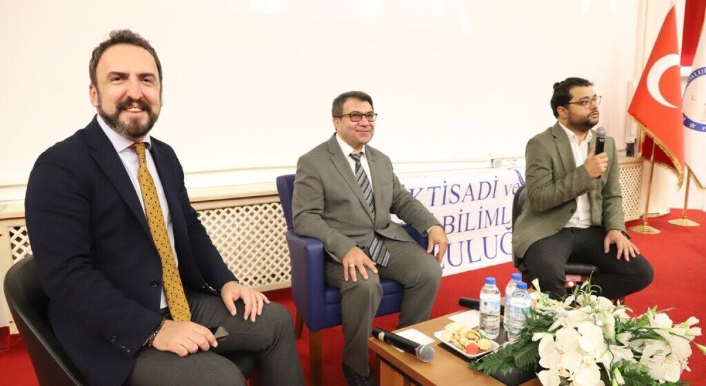 K&uuml;tahya&rsquo;da "Kamuda Kariyer" s&ouml;yleşisi
