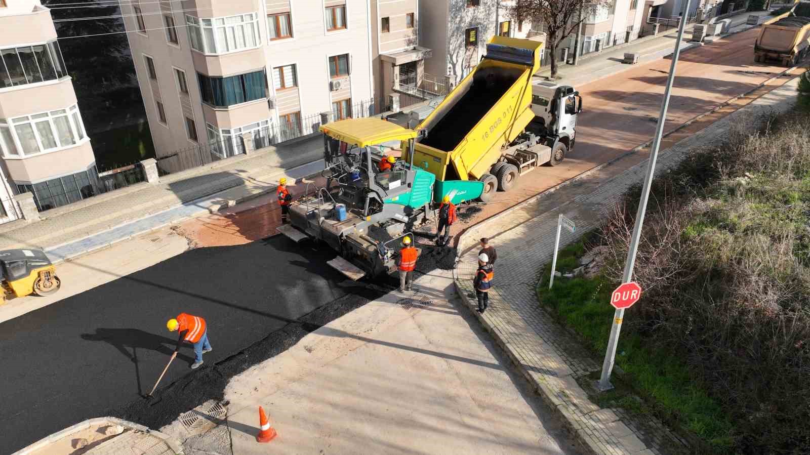 Bursa’da konforlu ulaşım için 150 bin ton sıcak asfalt döküldü