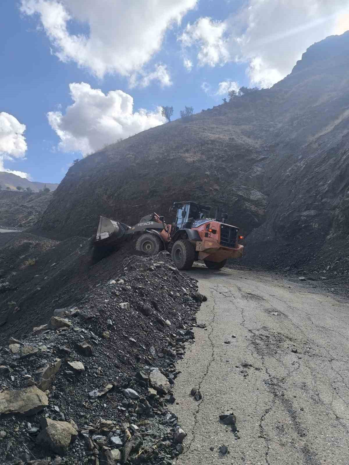 Batman&rsquo;da heyelanın izleri siliniyor
