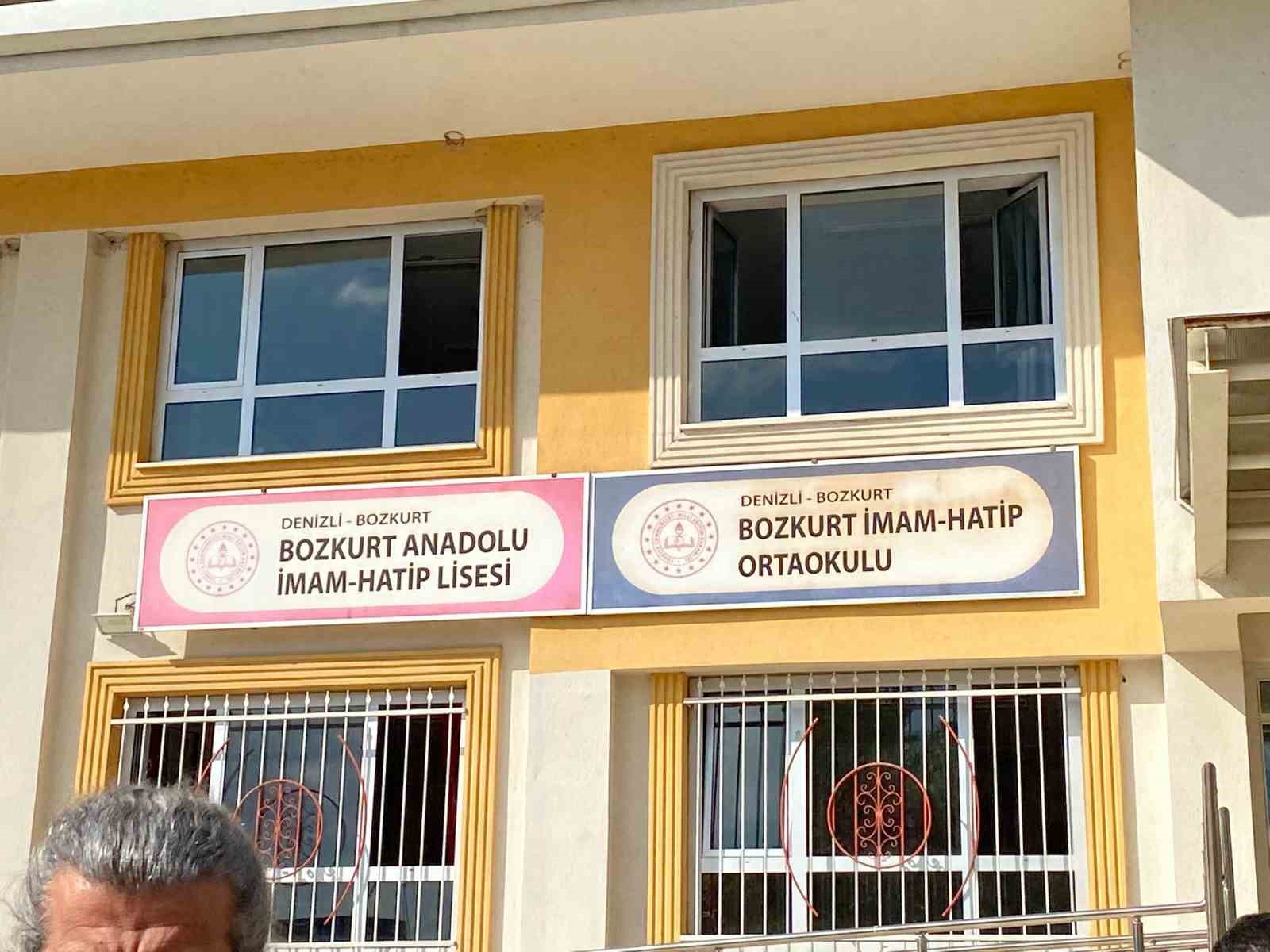 Bozkurt Anadolu İmam Hatip Lisesi öğrencileri, Gazze’ye destek amacıyla panayır düzenledi

