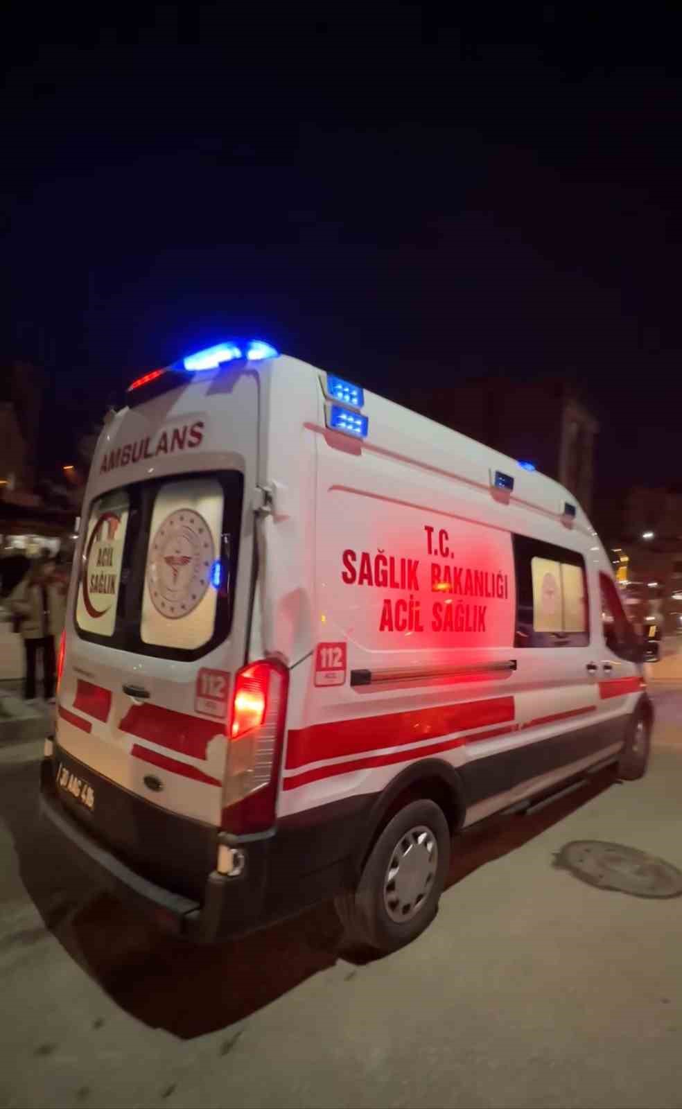 Yüksekova’da bıçaklı kavga: 1 yaralı