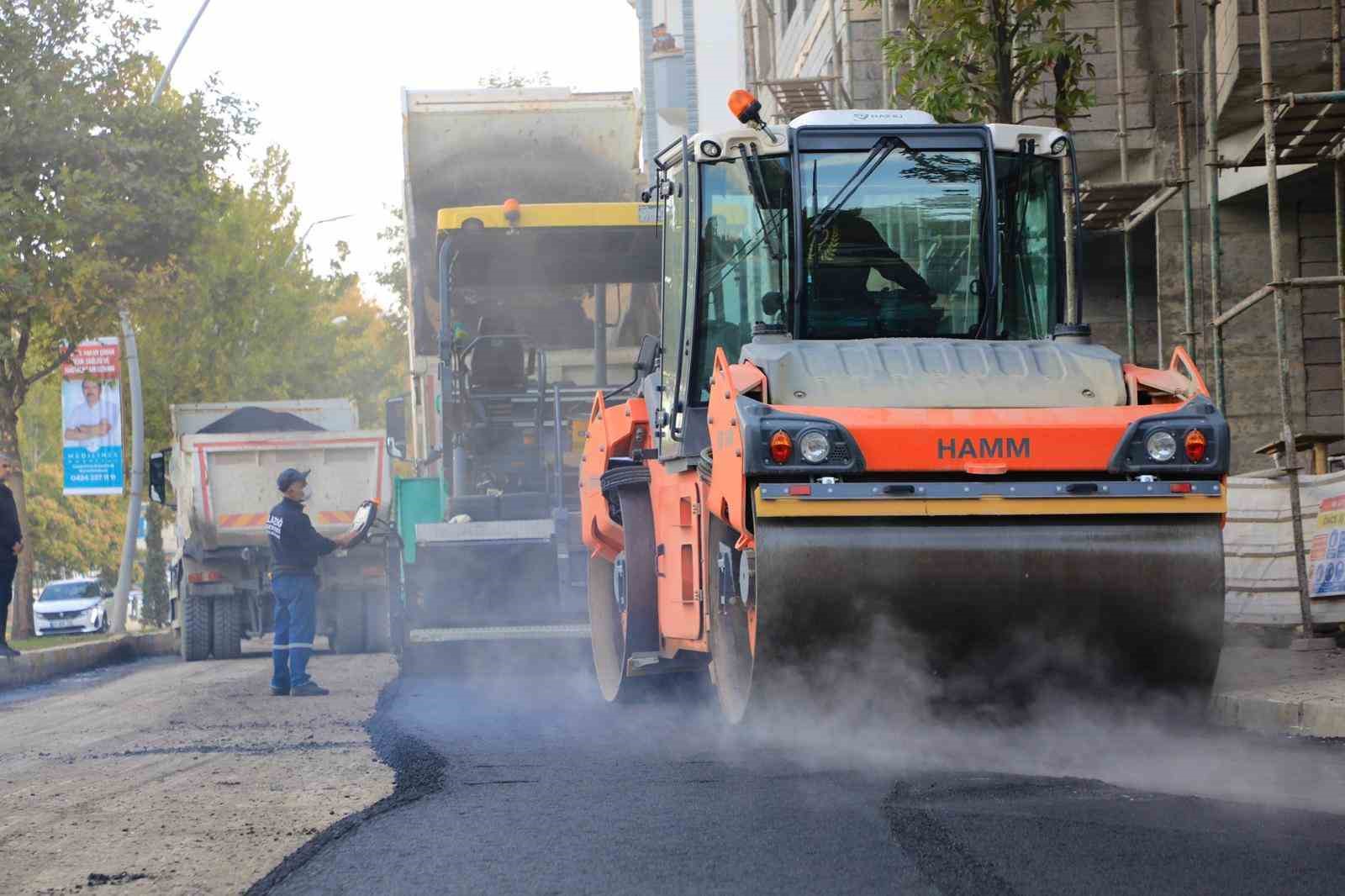 Elazığ’da caddeler yenileniyor