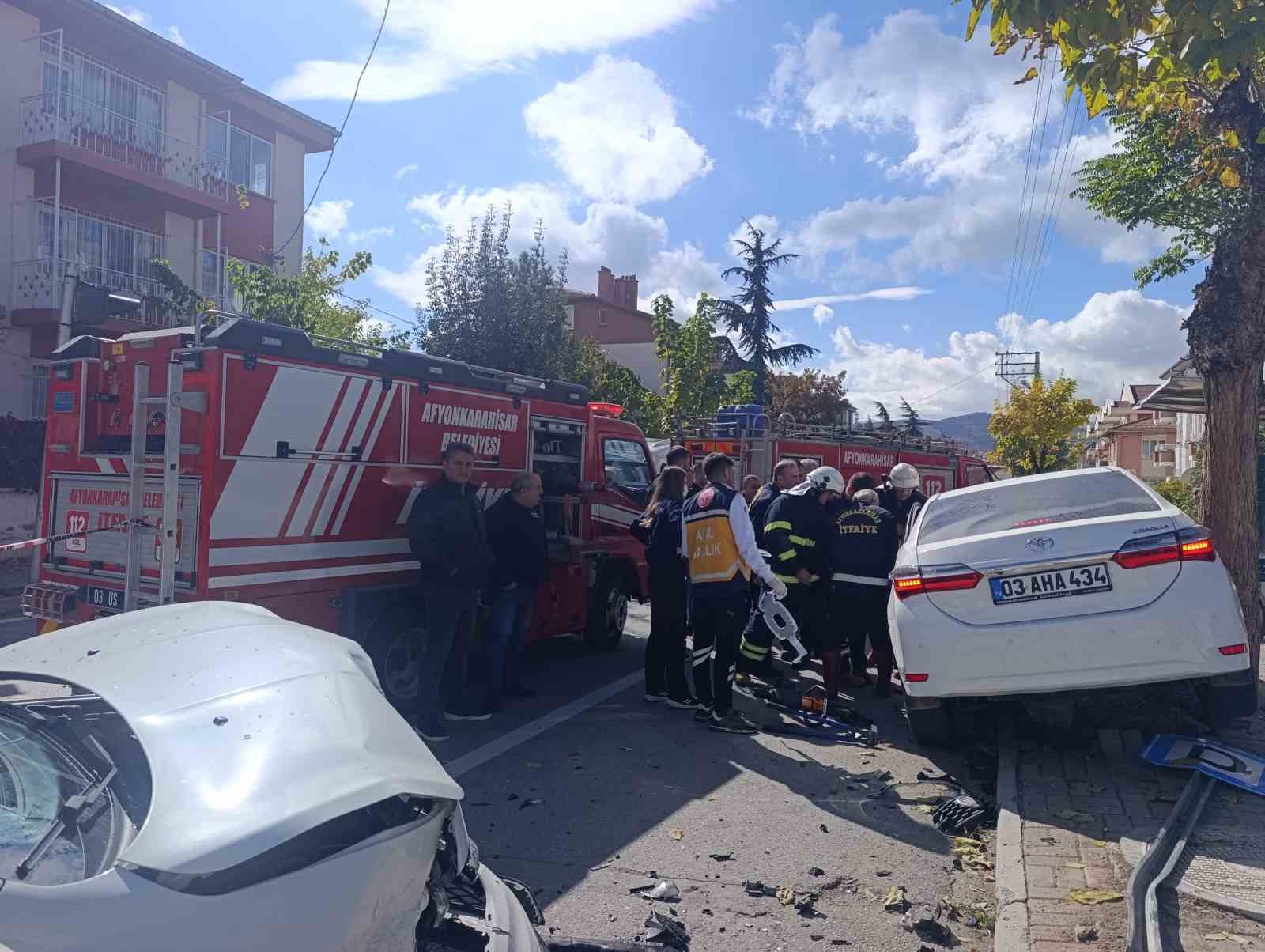 Sağlık &ccedil;alışanı, yaralılara m&uuml;dahale yerine gazeteciyi engellemeye &ccedil;alıştı
