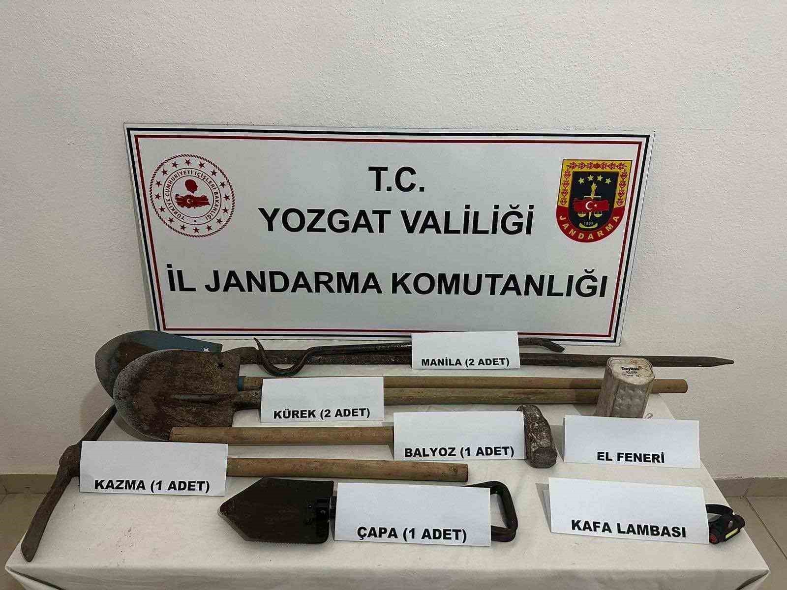 Yozgat’ta Kaçak kazı yapan baba oğula suçüstü yakalandı