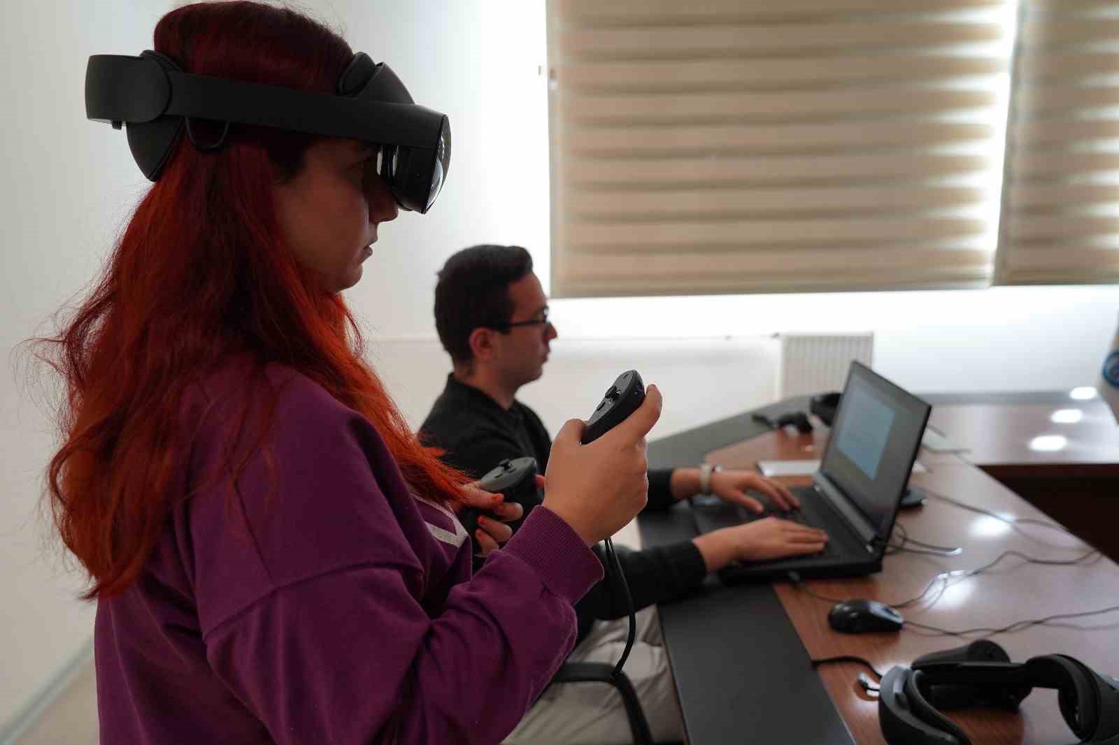 Rektör Akkaya "Ulusal Lider Araştırmacılar Programı" kapsamında yürütülen projeyi inceledi