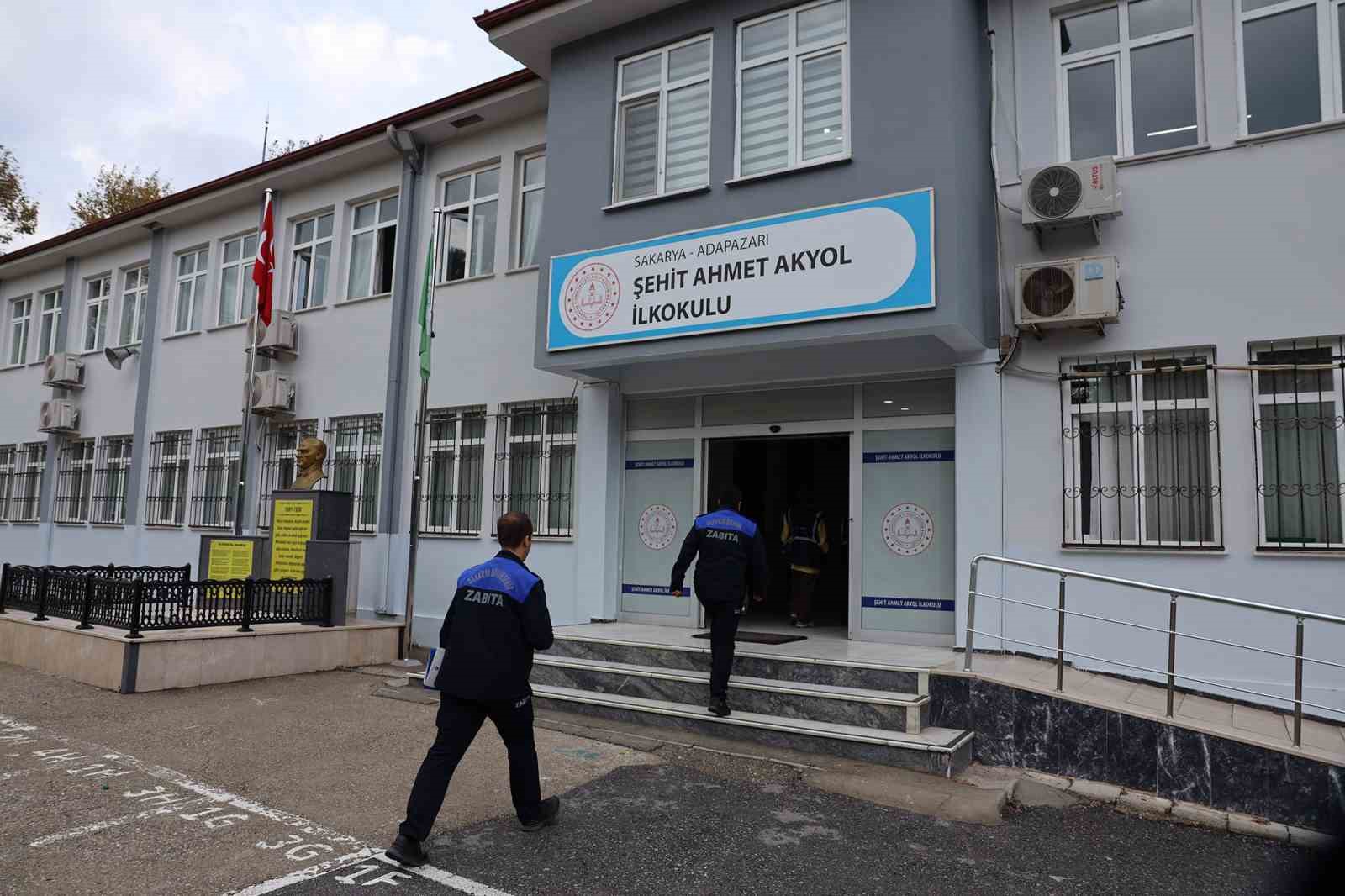 Okul kantinlerine denetim: &Ccedil;ocukların sağlığı i&ccedil;in &uuml;r&uuml;nleri tek tek incelediler
