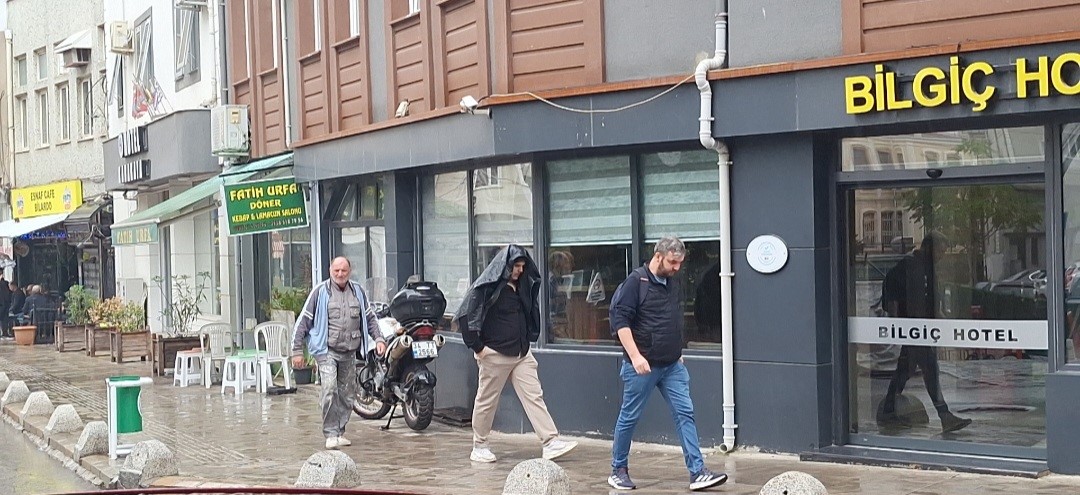 Kırklareli’nde sağanak yağış etkili oluyor
