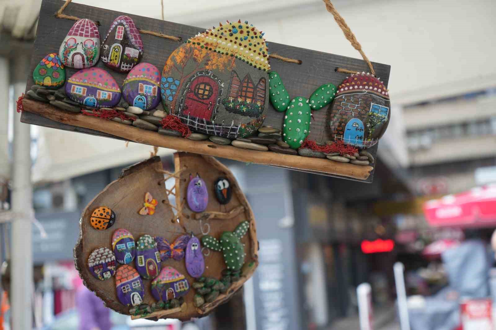 Samsun&rsquo;da kadın eliyle &uuml;retilen &uuml;r&uuml;nler g&ouml;r&uuml;c&uuml;ye &ccedil;ıktı
