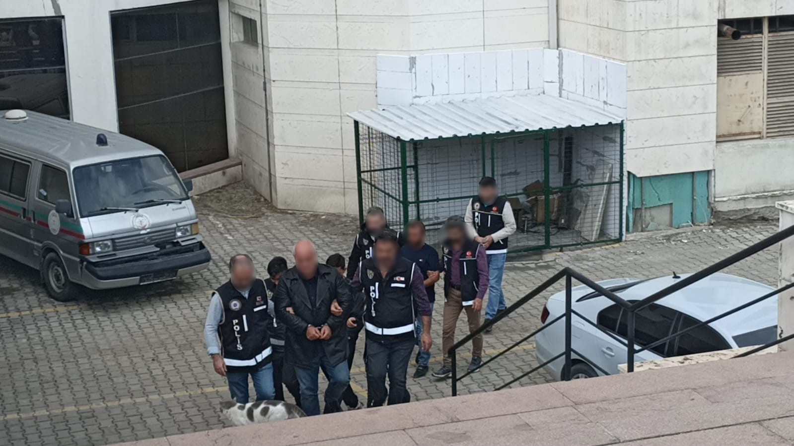 Edremit’teki seri cinayet soruşturmasında 3 kişi adliyeye sevk edildi