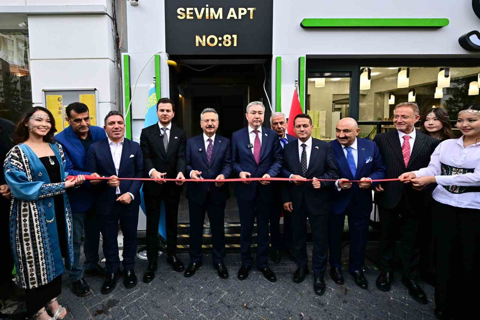 Vali Hüseyin Aksoy, Kazakistan Fahri Konsolosluğu’nun açılış programına katıldı