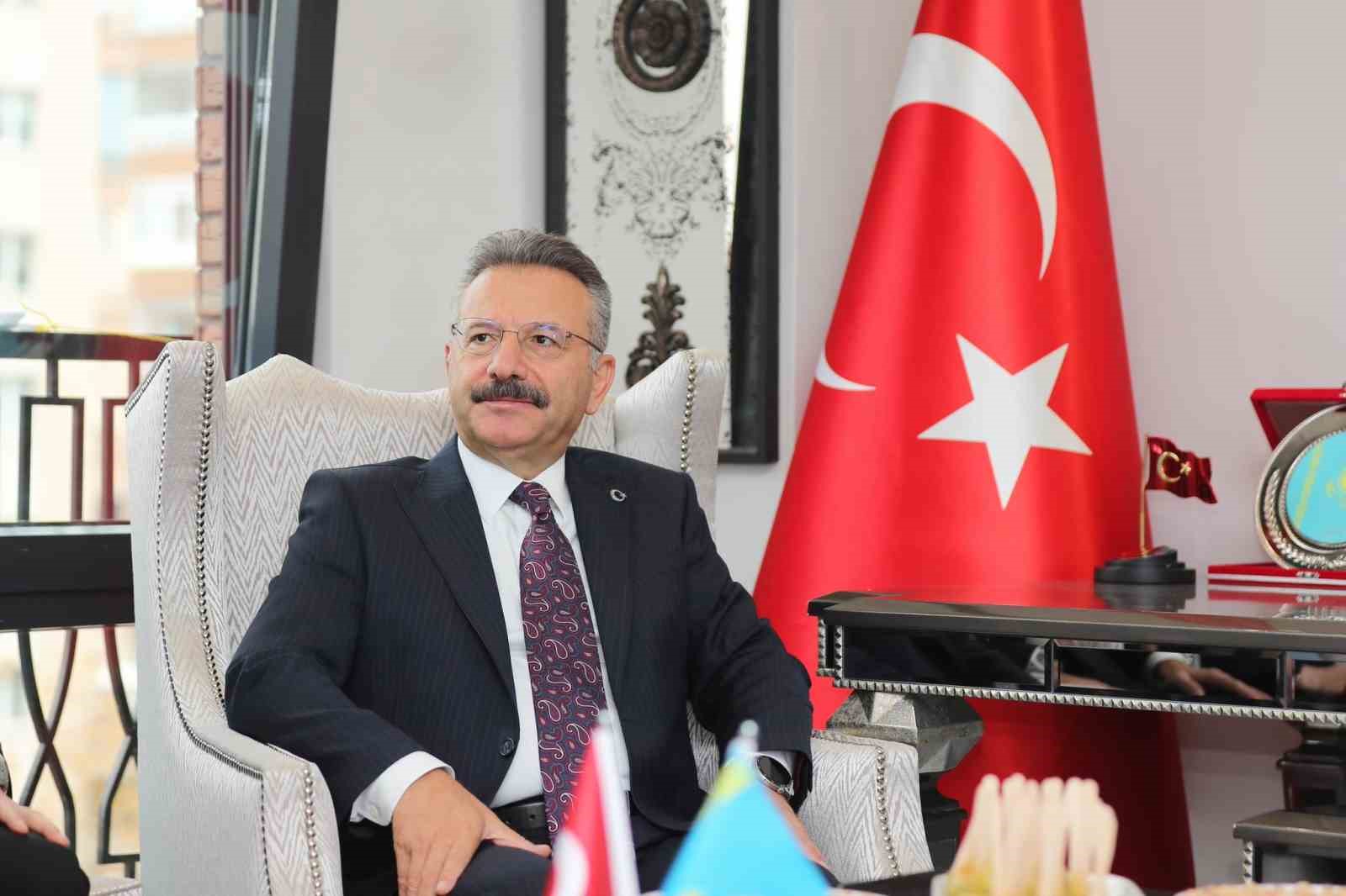 Vali H&uuml;seyin Aksoy, Kazakistan Fahri Konsolosluğu&rsquo;nun a&ccedil;ılış programına katıldı
