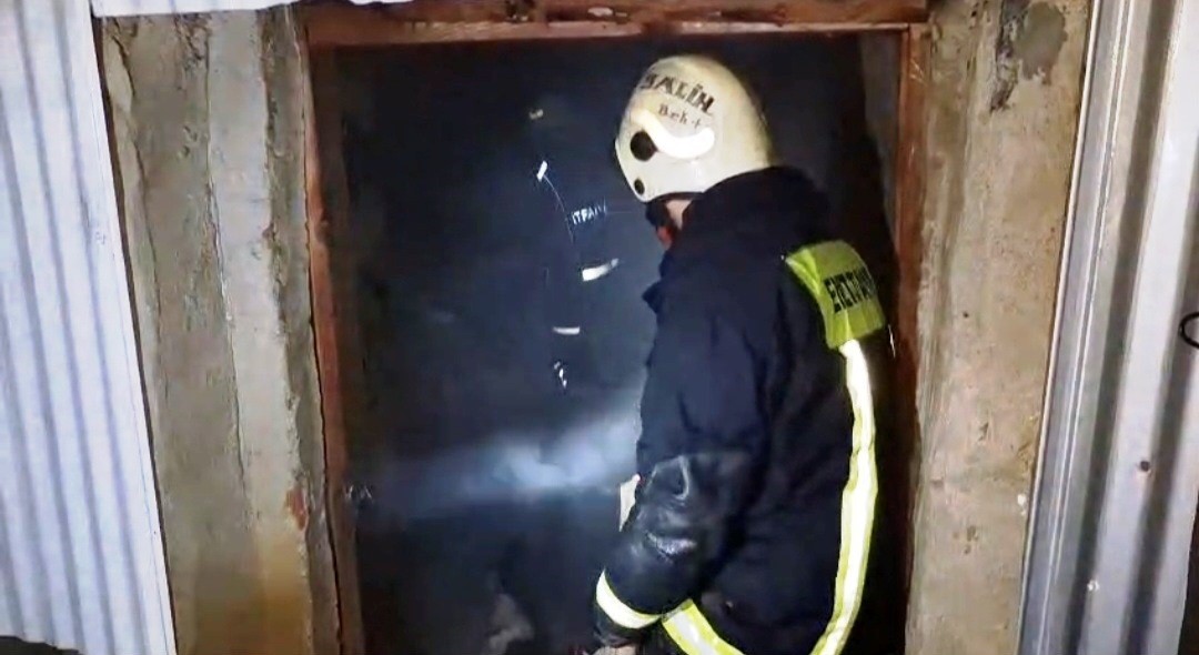 Emet’te ahşap ev yangını