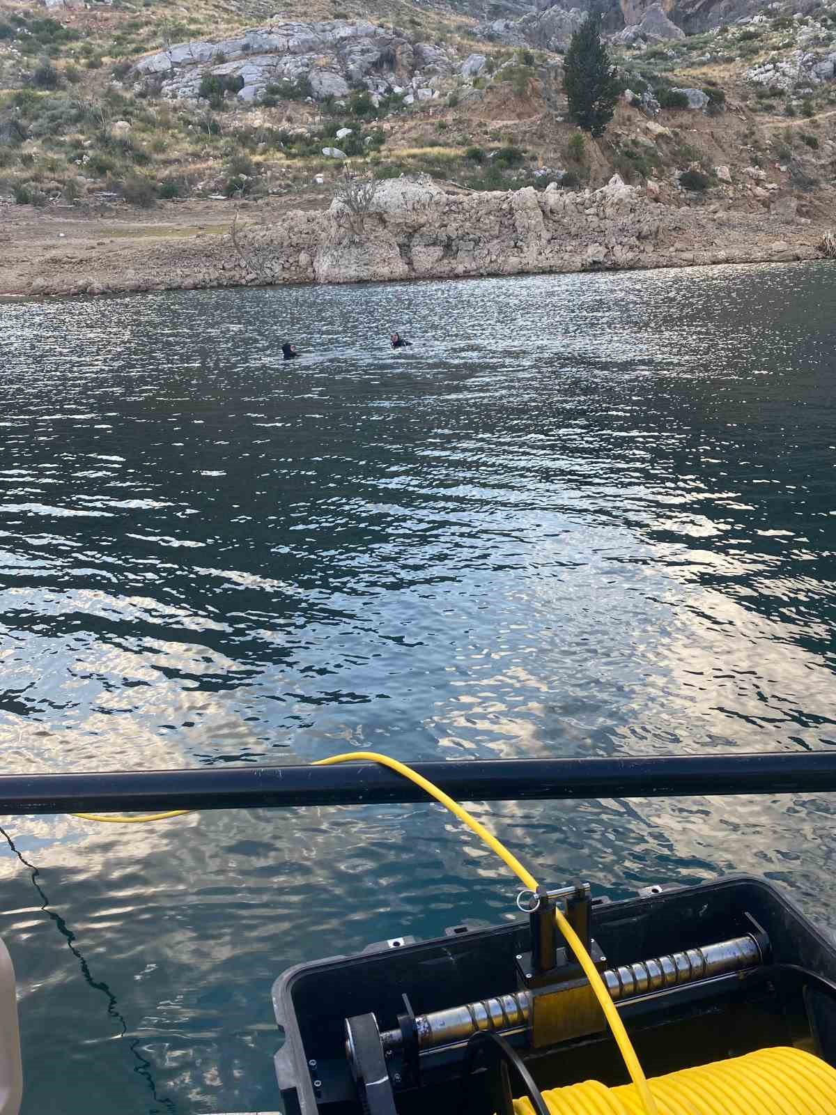 Baraj g&ouml;l&uuml;nde kaybolan İrlandalı turisti arama &ccedil;alışmasında 3&rsquo;&uuml;nc&uuml; g&uuml;nde de sonu&ccedil; alınamadı
