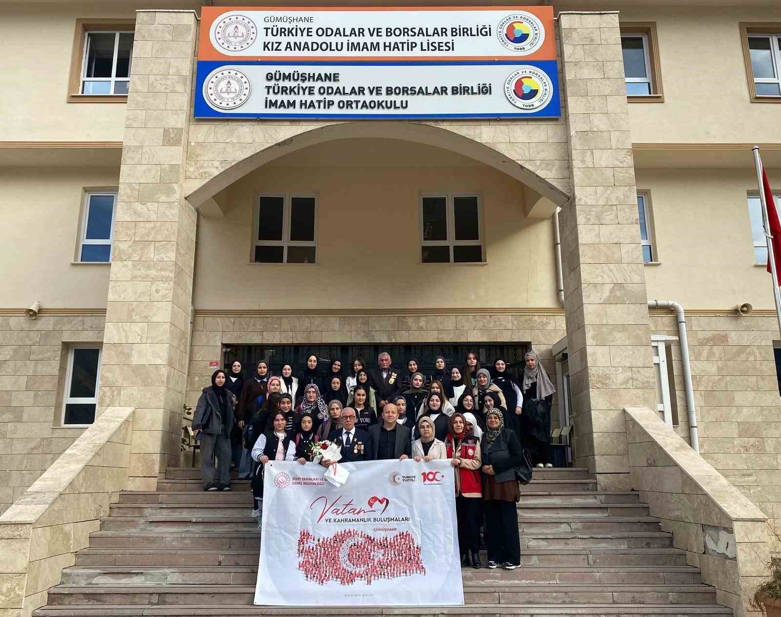 Gümüşhane’de Kıbrıs Gazileri öğrencilerle bir araya geldi
