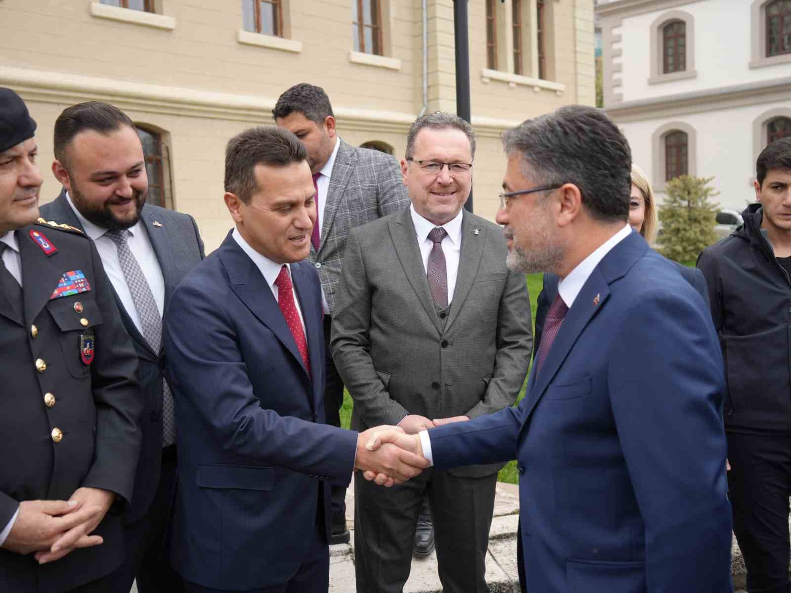 Tarım ve Orman Bakanı Yumaklı: "Teknolojiyi bir kalkan olarak kullanmak zorundayız"