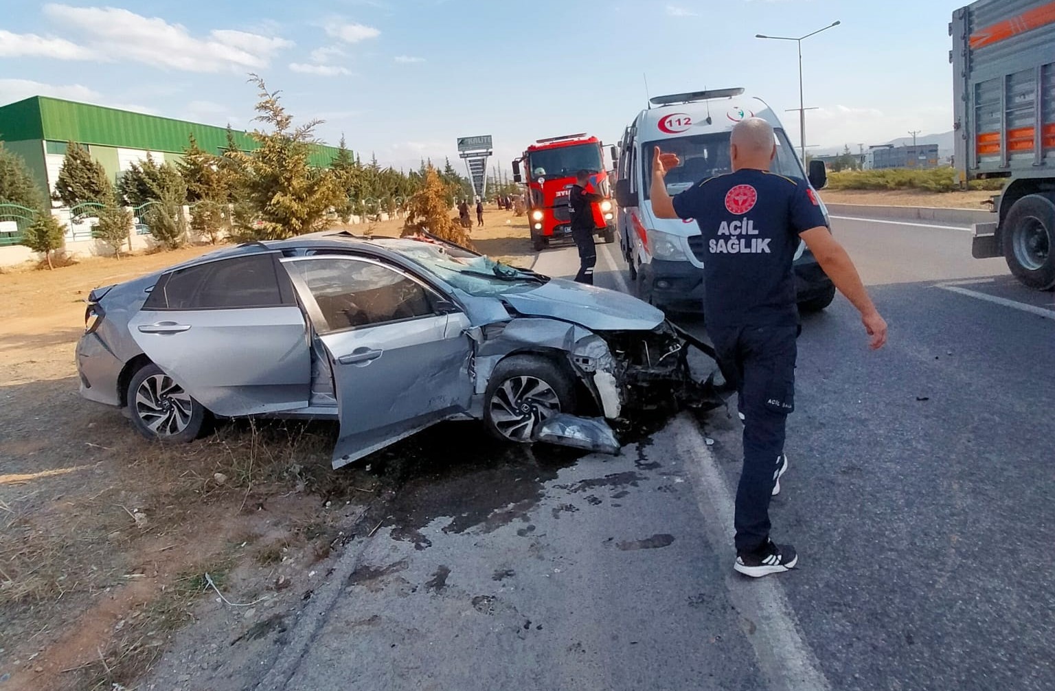Malatya&rsquo;da iki otomobil &ccedil;arpıştı: 2 yaralı
