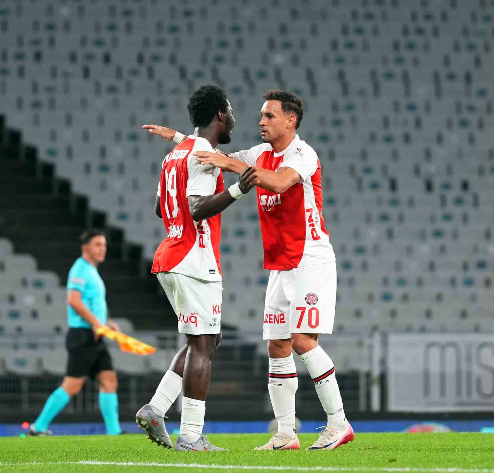 Trendyol S&uuml;per Lig: Fatih Karag&uuml;mr&uuml;k: 1 - Kayserispor: 0 (İlk yarı)
