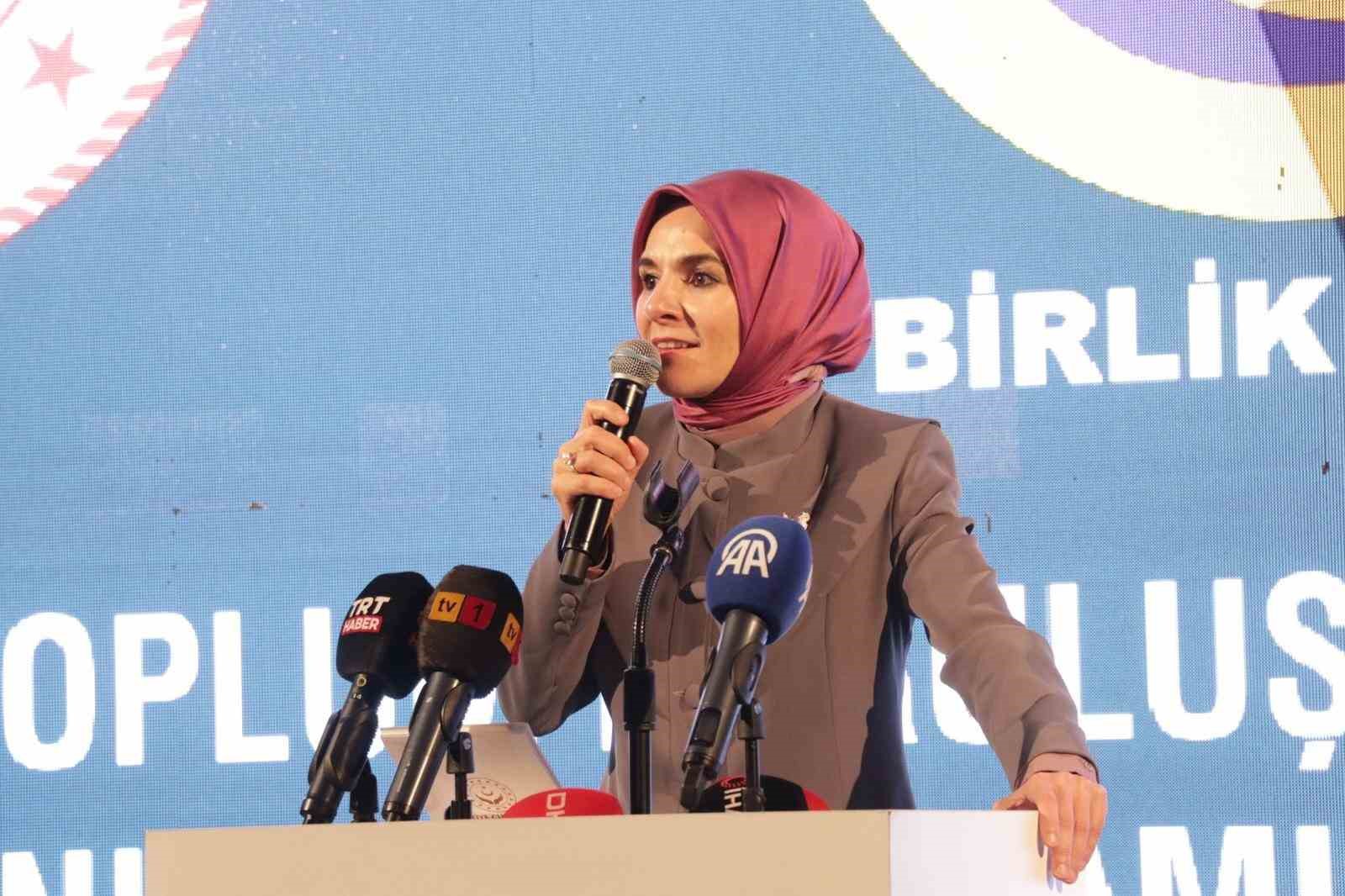 Bakan G&ouml;ktaş: "Aile değerlerini yaşatacak farkındalık &ccedil;alışmaları y&uuml;r&uuml;t&uuml;yoruz"
