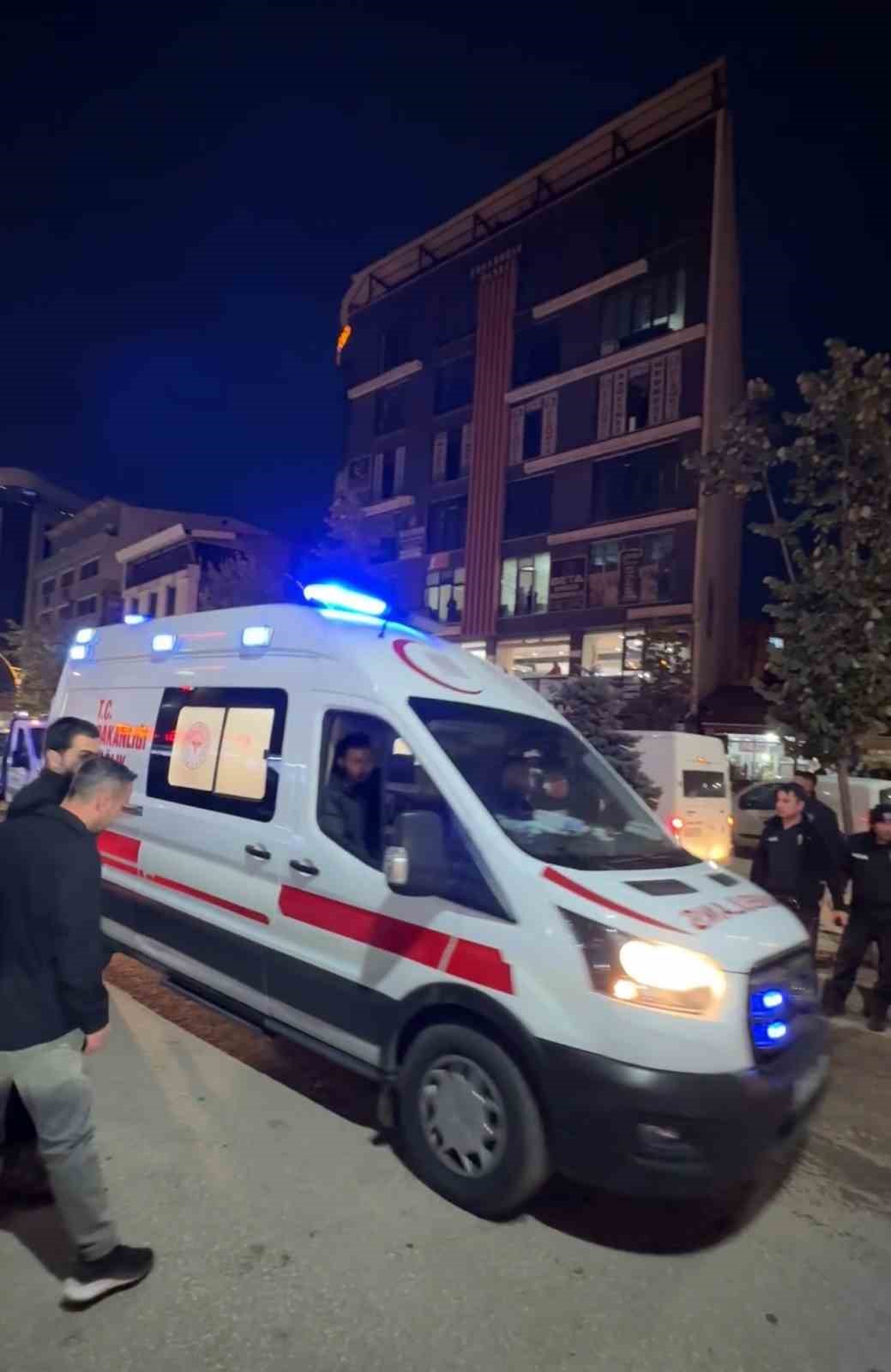 Yüksekova’da bıçaklı kavga: 1 yaralı