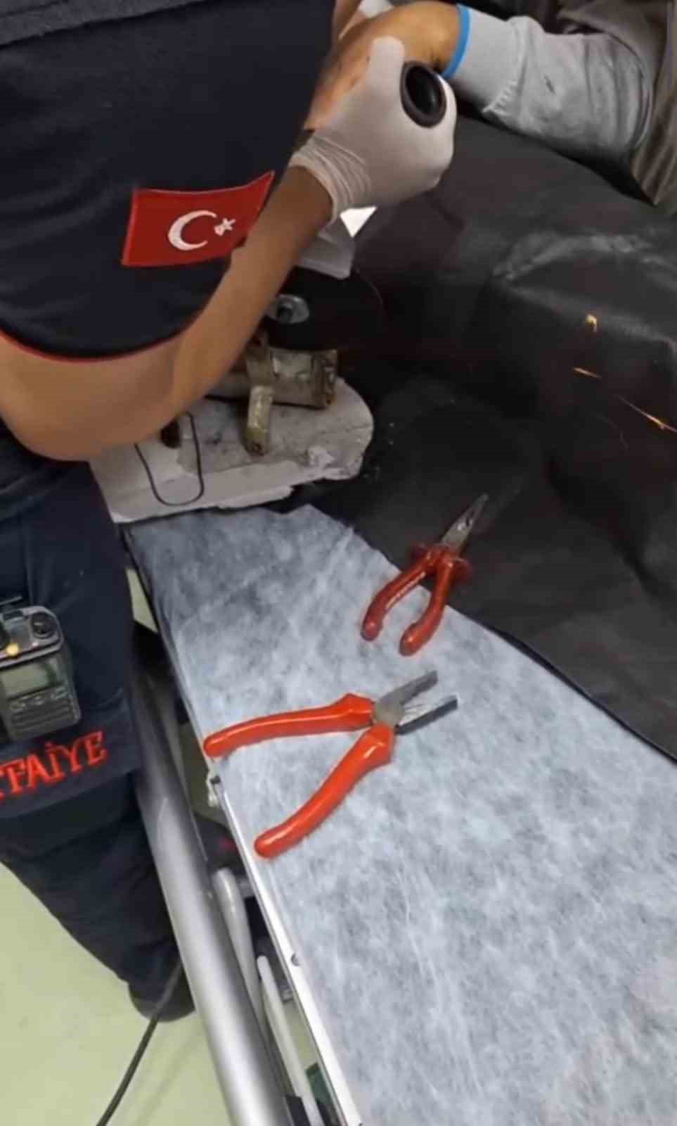 Tel Abyad&rsquo;ta elini kıyma makinesine kaptıran &ccedil;ocuk Şanlıurfa&rsquo;da tedavi altına alındı
