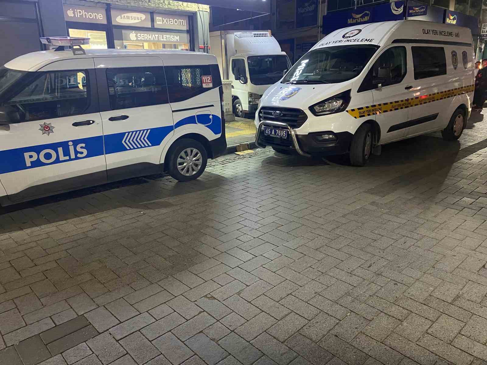 Manisa’da bıçaklı kavga: 1 ağır yaralı