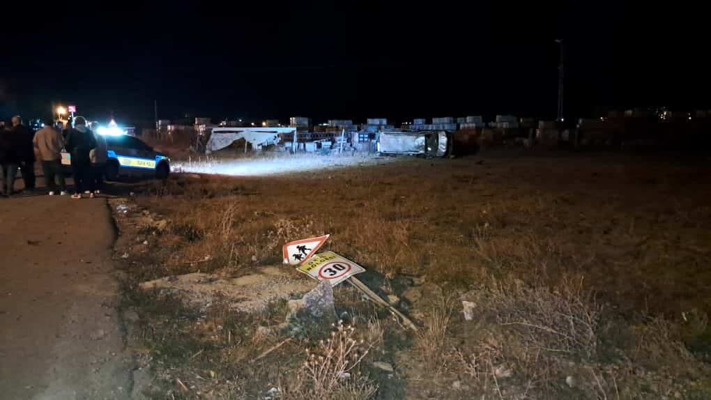 Karaman’da panelvan araç takla attı: 5’i çocuk 7 yaralı