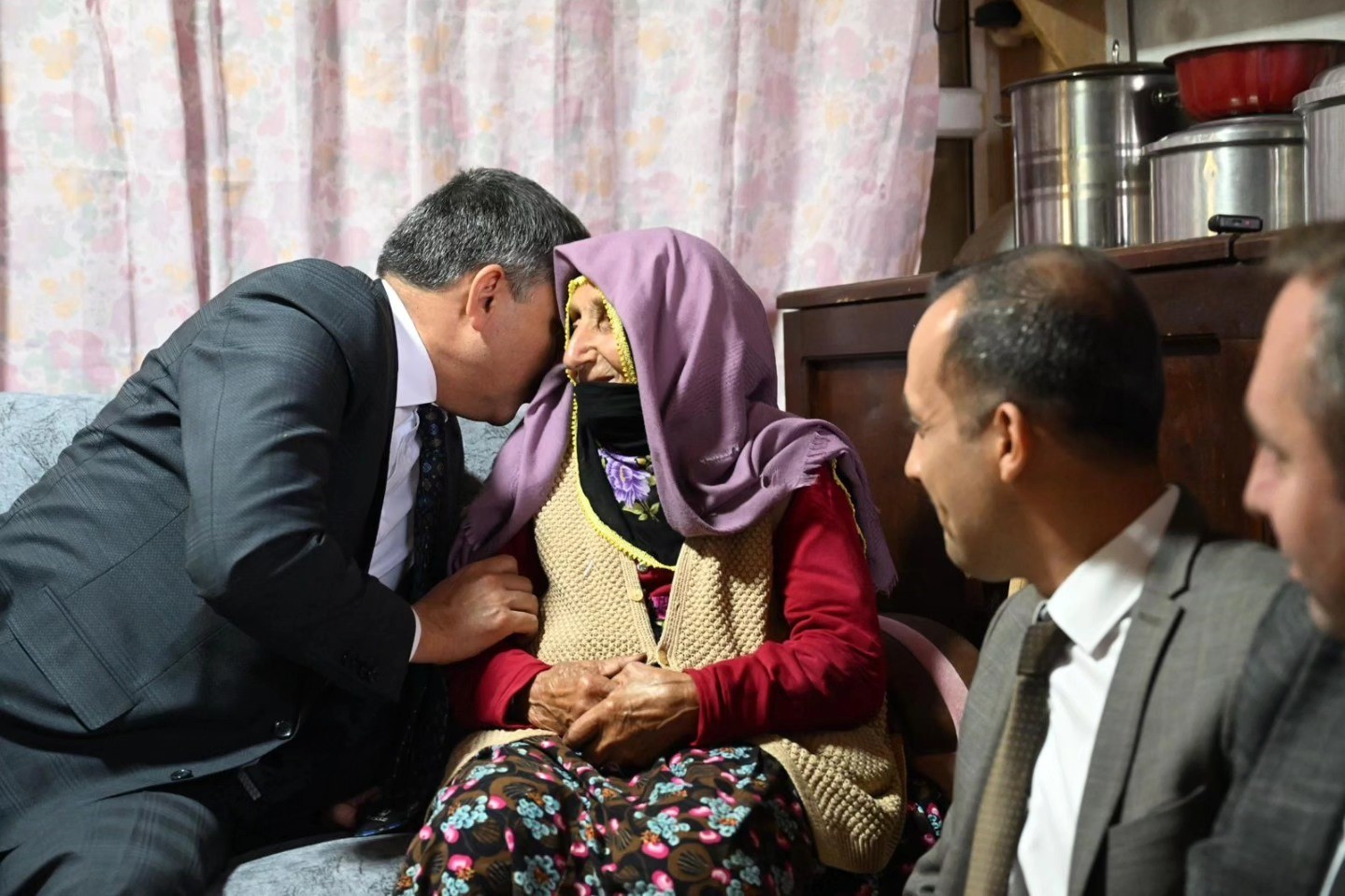 Vali Çiftçi’den ahde vefa