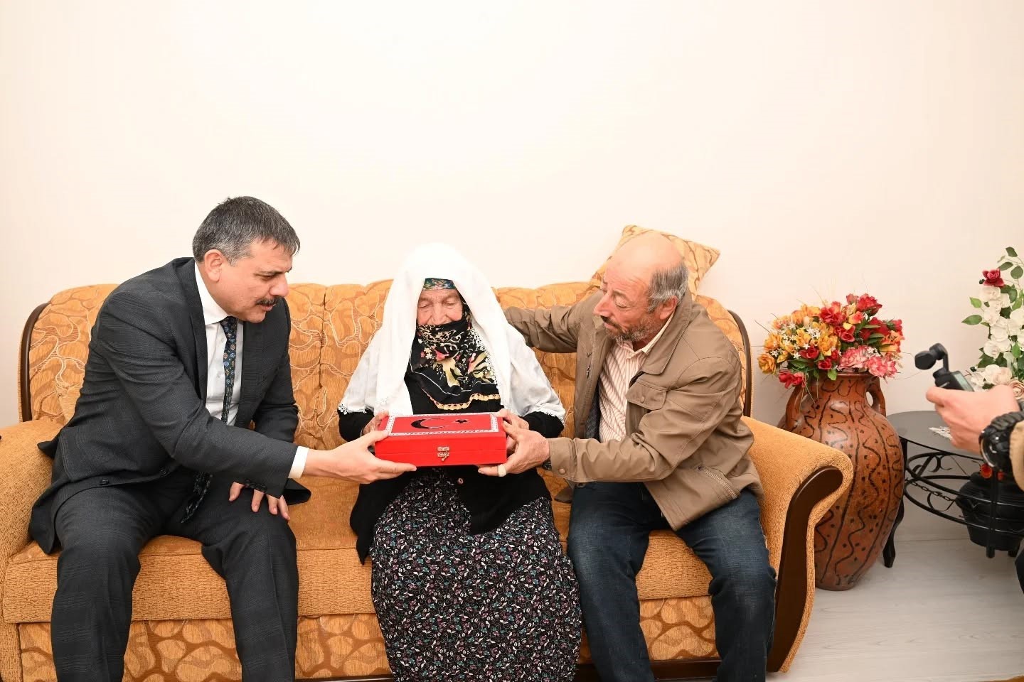 Vali &Ccedil;ift&ccedil;i&rsquo;den ahde vefa
